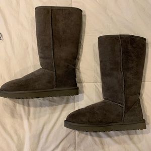 Grey classic tall Uggs